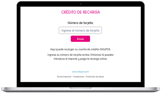 Laptop con OktoTopUp Online Shop en la pantalla