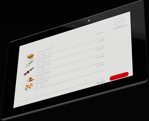 Tableta de menú electrónico con resumen de pedidos en la pantalla